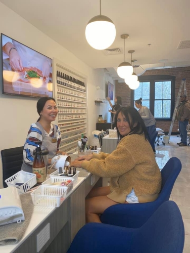 The shop nail room